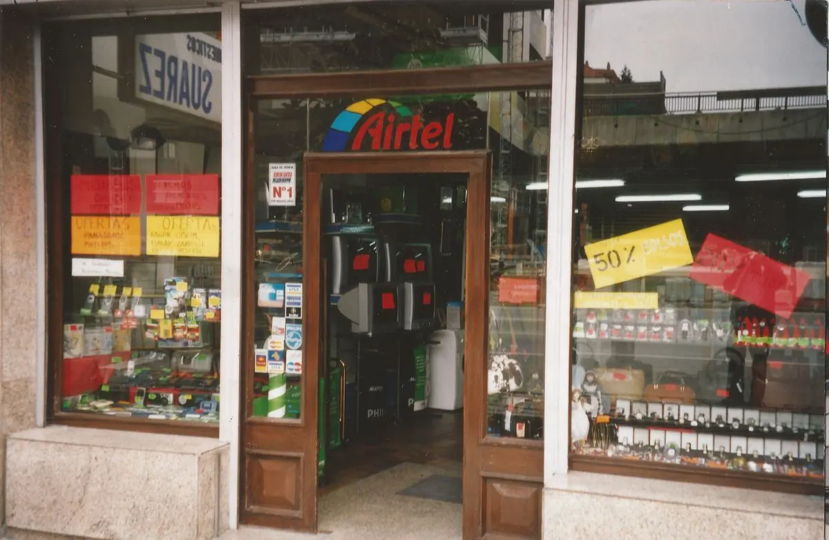 Fachada de la tienda en los años 80